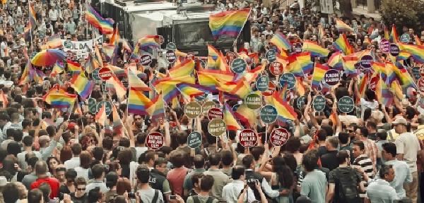 'Mijn familie is veilig'. Het Turkse regime onderdrukt LGBTI+-mensen